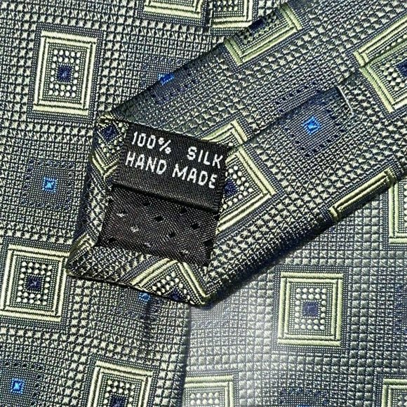 Martin Wong Screenplay Classic Wide Green Necktie - Picture 9 of 10